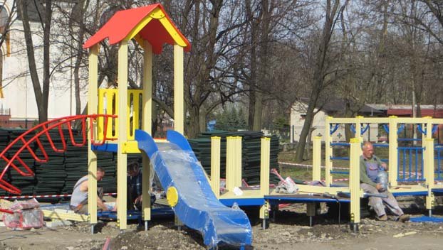 В Красноармейске оборудуют детскую инклюзивную площадку