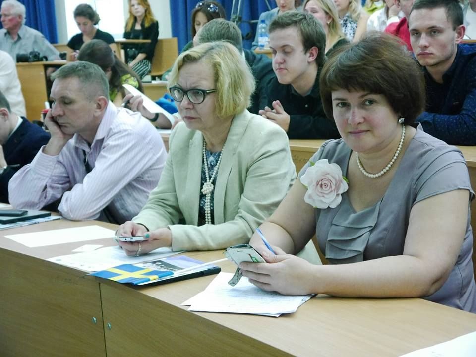 Нічого для нас без нас – фотовиставка про життєві перемоги людей з інвалідністю
