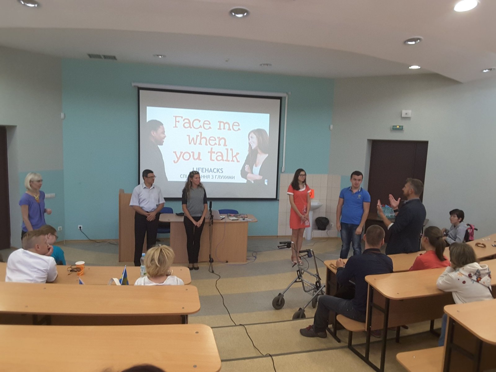 16 вересня в рамках проєкту «РівноДоcтупність. Жити гідно всупереч долі» відбулися майстер-класи з жестової мови та виготовлення авторської ляльки
