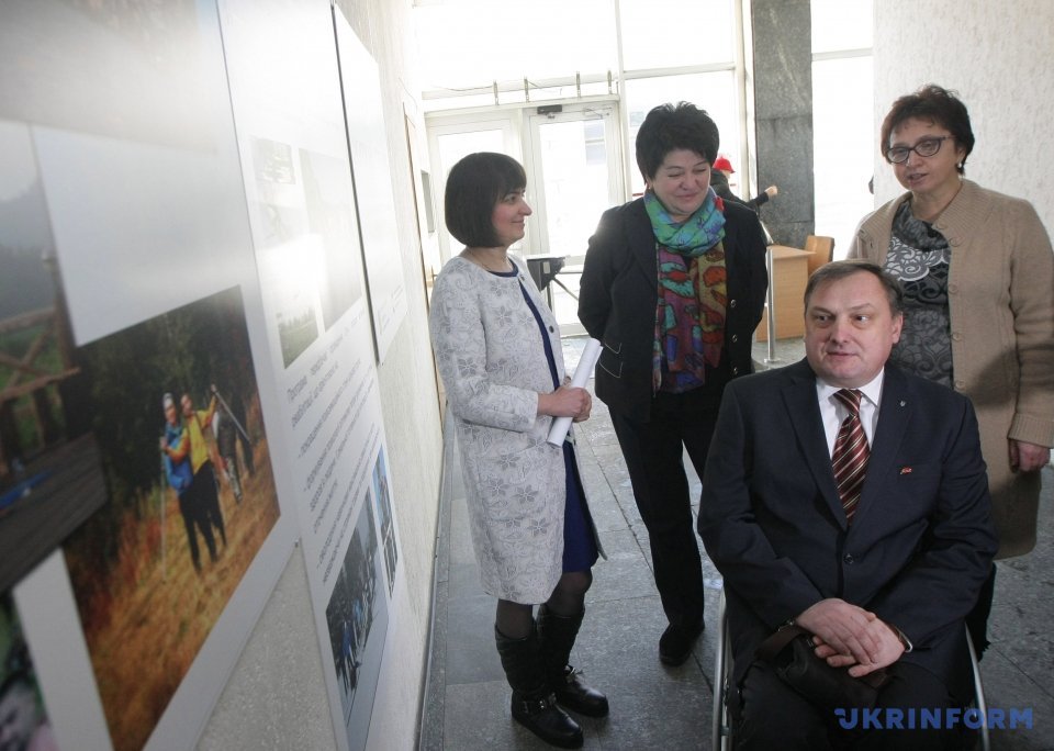 Відкрито фотовиставку "Жити на рівних", присвячену 10-річчю Конвенції про права осіб з інвалідністю