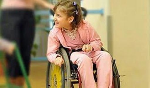 Матері осіб з інвалідністю з дитинства мають право на призначення дострокової пенсії за віком