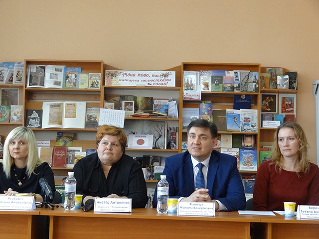 Вінничан запрошують долучитись до благодійної акції по озвученню книг, які зможуть слухати люди зі слабким зором