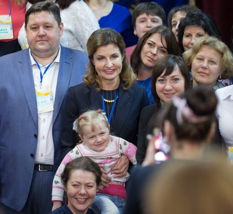 Житомирщина стала учасником проєкту Марини Порошенко з розвитку інклюзивної освіти, а школярі регіону заповнили свої сторінки національної «Книги Миру»