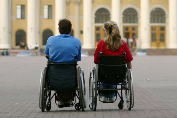 На свято Трійці (Зелені свята) буде дозволено заїзд на цвинтарі легкових авто з особами з інвалідністю