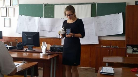 Українка створила пристрій здатний покращити спілкування людей з порушеннями слуху та мовлення