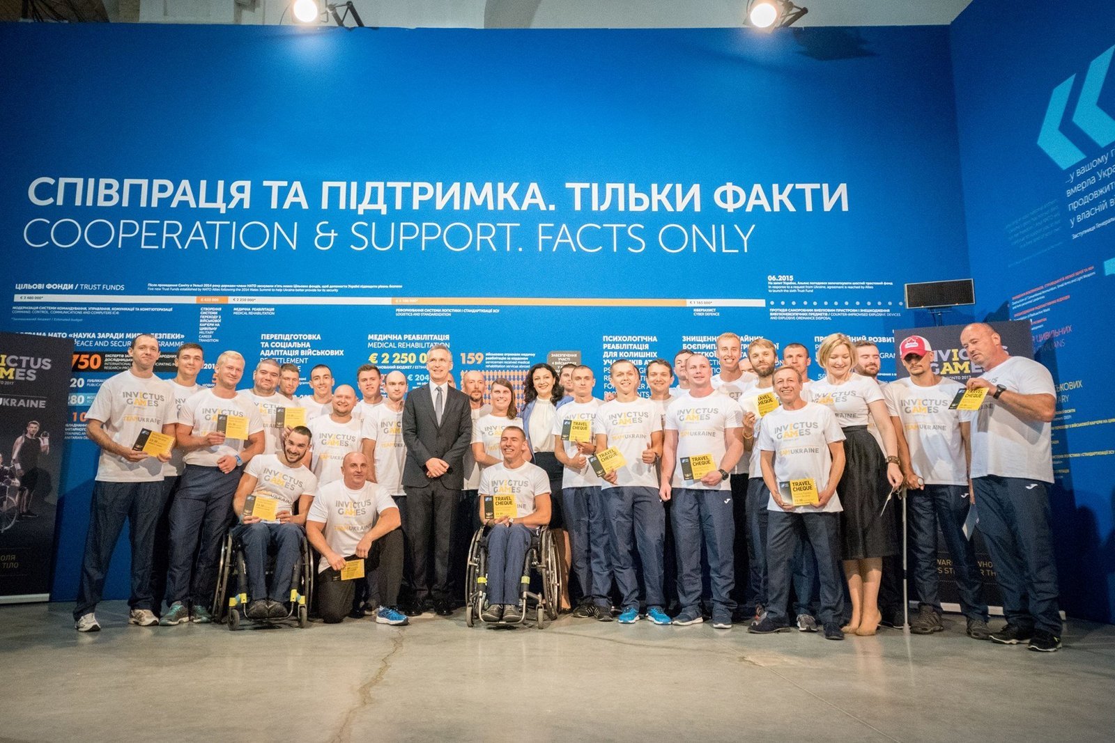 Генеральний секретар НАТО вручив подорожні сертифікати основному складу збірної України "Ігор Нескорених"
