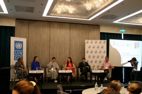 Про обізнаність та уявлення населення щодо прав людини, а також ефективні канали розповсюдження такої інформації йшлося на конференції «Права людини в Україні: точка відліку»