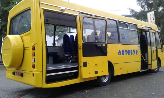 Шкільний автобус