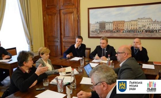 13 жовтня в мерії говорили про проблеми доступності міського середовища для маломобільних груп населення