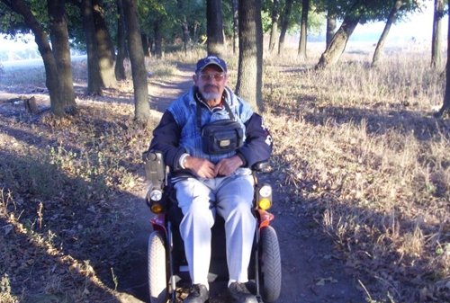 Рік тому Юрій Цвіркун ще виїжджав на своїй "Мейрі", відтоді "віз" -- на приколі, зламалася шестерня рульового редуктора