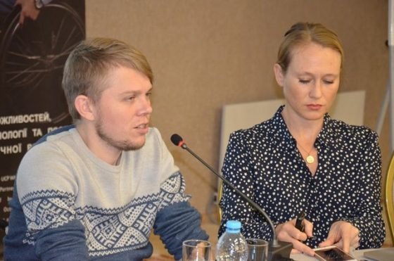 Забезпечення людей в Україні відповідними кріслами-колісними для покращення їхнього здоров’я та якості життя