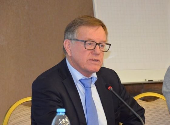 Забезпечення людей в Україні відповідними кріслами-колісними для покращення їхнього здоров’я та якості життя