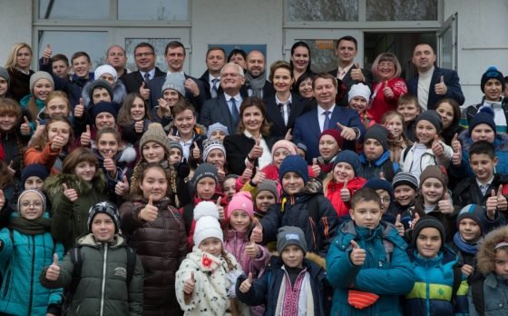 На Херсонщині Марина Порошенко презентувала національний проєкт «Книга Миру» та розпочала співпрацю з розвитку інклюзивної освіти у регіоні