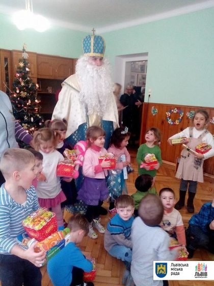 У Карітасі Львова отримали подарунки понад 200 дітей та молоді