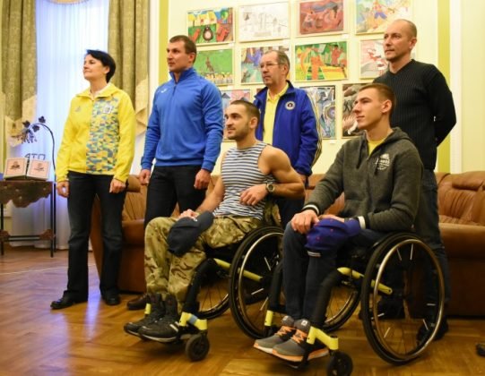 Учасники «Ігор Нескорених» отримали шість сучасних луків
