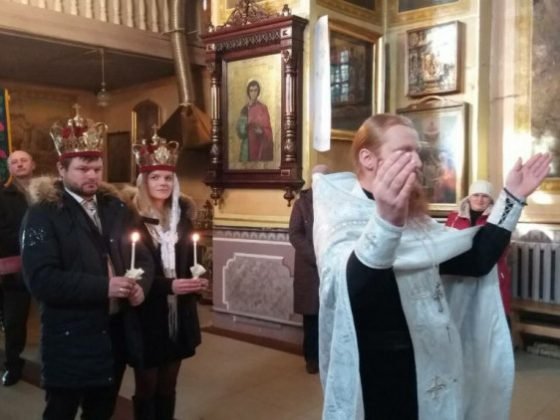 У Луцьку молодят вінчали мовою жестів