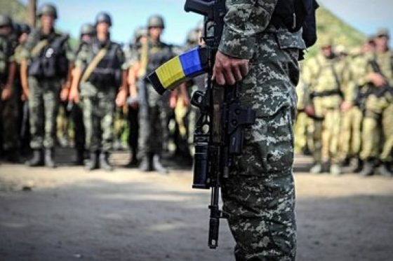 Порошенко схвалив звільнення від призову під час мобілізації батьків дітей з інвалідністю