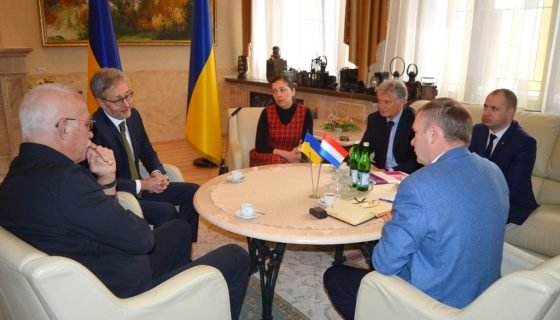 Європейський досвід у наданні послуг людям з інвалідністю закарпатцям передають голландські фахівці