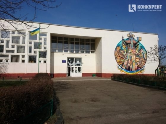 Через бюрократію у Луцьку ліфт для школярів з інвалідністю роками в проєкті