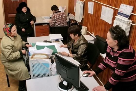 Кому в травні повторно потрібно подати документи на переоформлення субсидії?