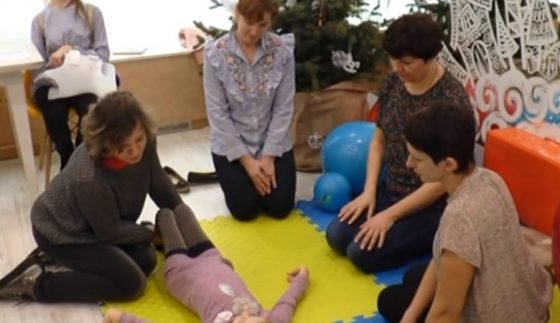 У Харкові консультували батьків дітей зі спінальною м’язовою атрофією