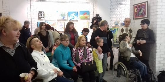 Повірити у себе: у столиці відкрилась виставка робіт особливих митців