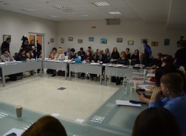 Вимушені переселенці з інвалідністю прибули із Львівської, Чернівецької, Івано-Франківської, Харківської, Закарпатської Одеської, Київської областей та м. Києва, щоб представити нагальні проблеми їхнього життя на безпечній території та об’єднати зусилля у захисті своїх прав