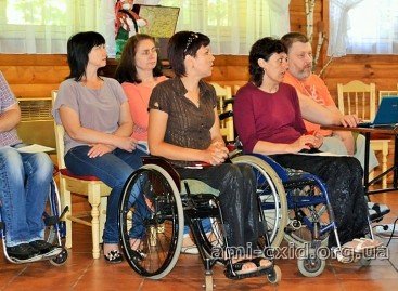 Всеукраїнська програма «Здоров’я жінок України» –  захист прав жінок з інвалідністю –  вимушених переселенців зі Сходу України