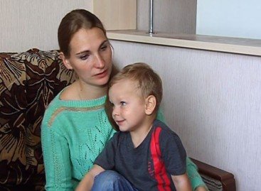 Допоможіть маленькому Максимкові повернути слух