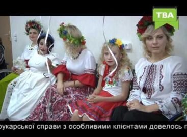 У Чернівцях провели особливий показ зачісок та одягу для жінок з інвалідністю