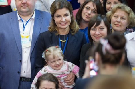 Житомирщина стала учасником проєкту Марини Порошенко з розвитку інклюзивної освіти, а школярі регіону заповнили свої сторінки національної «Книги Миру»