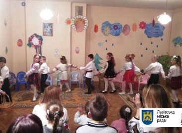 Діти з порушенням слуху взяли участь у майстер-класах до Великодня