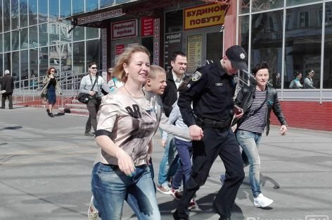 Соціальна акція «Діти дощу» пройшла у Вінниці: патрульні бігли разом з дітьми