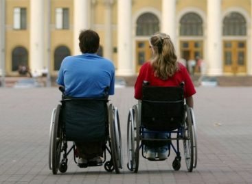 На свято Трійці (Зелені свята) буде дозволено заїзд на цвинтарі легкових авто з особами з інвалідністю