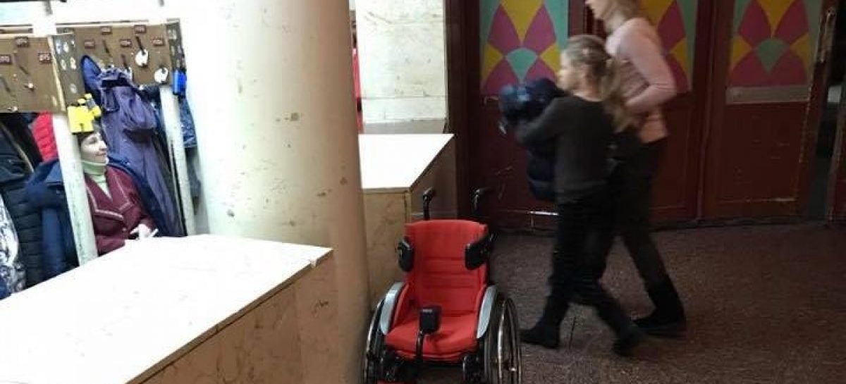 Через 3 місяці після випадку з дитиною на візку Національний цирк купив підйомник