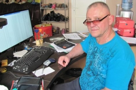 Людина з інвалідністю внаслідок травми хребта з Чернівців переплив на яхті третину Атлантичного океану