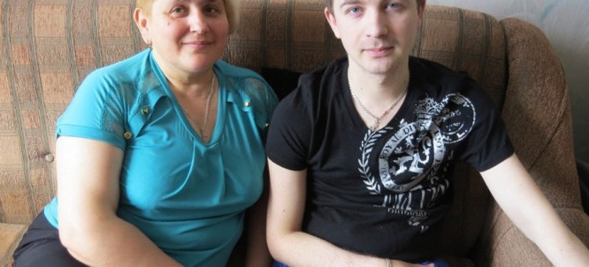 Після двох років лежачого життя лучанин почав самостійно заробляти гроші на реабілітацію, виготовляючи мило