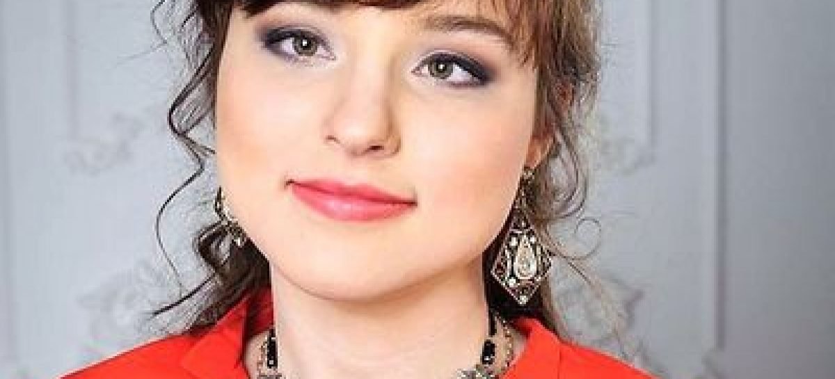 19-летняя киевлянка, из-за тяжелой болезни не умеющая ни читать, ни писать, создает уникальную бижутерию