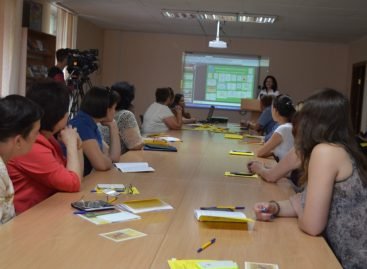 У Житомирі лікарям розповідають про особливості занять для дітей з використанням іпотерапії та каністерапії