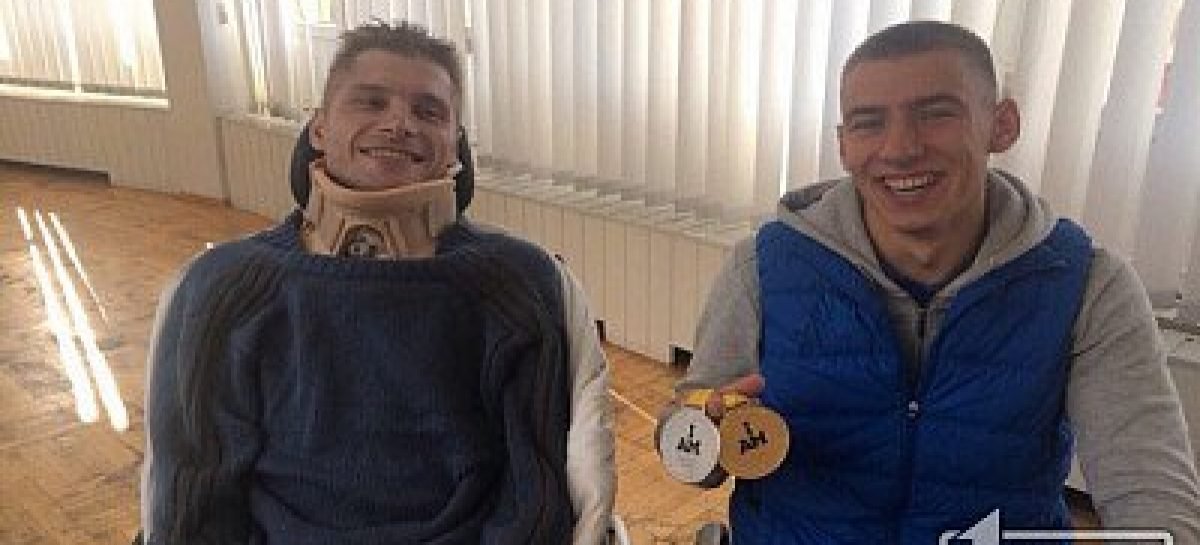 Непобежденные оптимисты. Раненого Волка навестил Панченко