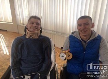 Непобежденные оптимисты. Раненого Волка навестил Панченко