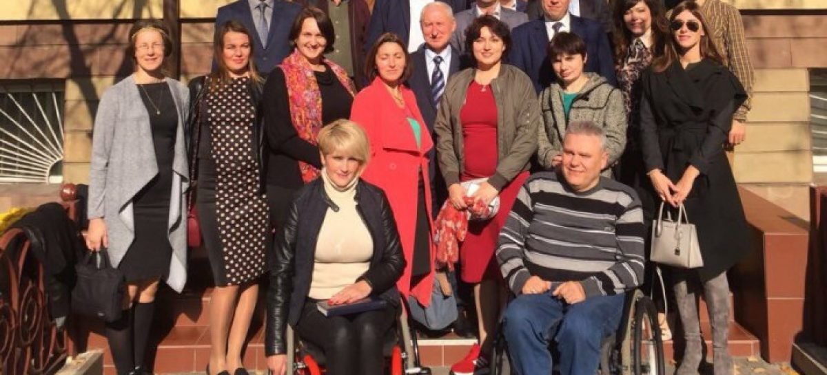 Інвалідність не обмежує, обмежує дискримінація
