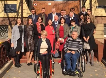 Інвалідність не обмежує, обмежує дискримінація