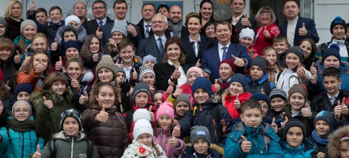 На Херсонщині Марина Порошенко презентувала національний проєкт «Книга Миру» та розпочала співпрацю з розвитку інклюзивної освіти у регіоні