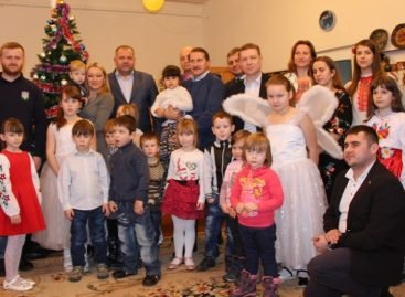 З нагоди Дня Святого Миколая керівництво міста привітало вихованців ДДТЗДІ «Надія» та ДБ «Оранта»