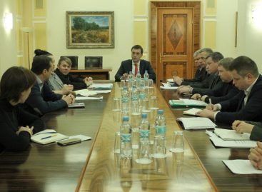 «Укрзалізниця» має уважно ставитися до осіб з інвалідністю, – Володимир Омелян