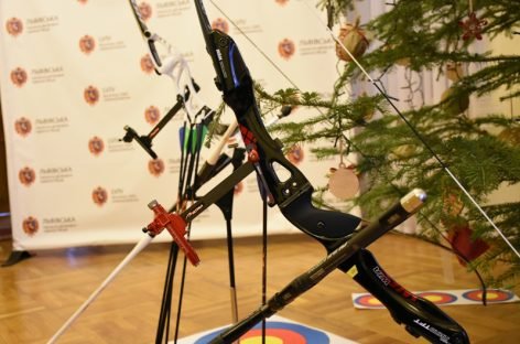 Учасники «Ігор Нескорених» отримали шість сучасних луків