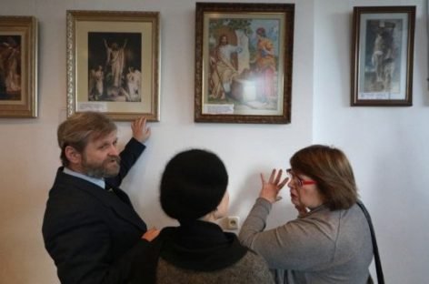 В АртХабі Укрінформу відкрилася виставка вишитих картин Надії Полєвої