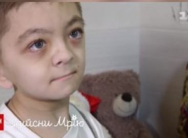 Команда “Здійсни мрію” допоможе “кришталевому хлопчику” піднятися в гори з Дмитром Комаровим