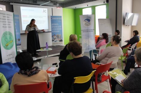 Батьки навчаються ефективній адвокації для змін українського сьогодення родин дітей з інвалідністю через запровадження раннього втручання